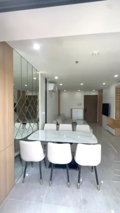 HUD Phước Long 냐짱 3침실 아파트 임대 – 강 전망 – 월 2000만 동/월