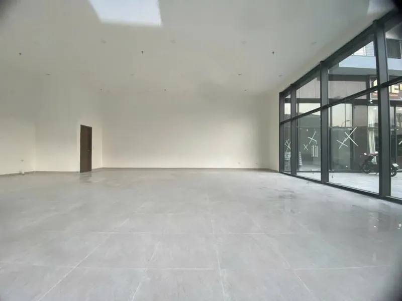 푹롱의 상업 공간 105m² 임차 – 월 2,800만 VND