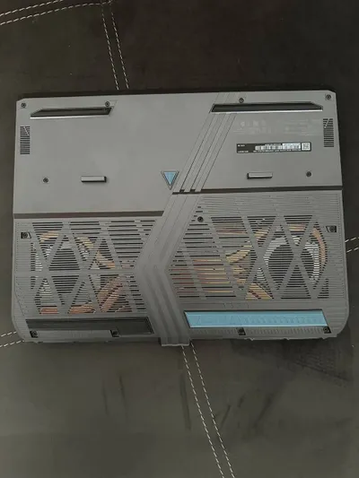 MSI Vector 16 游戏笔记本 – Intel i9-13980HX, RTX 4080, 32GB RAM, 1TB SSD, 240Hz