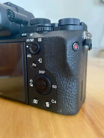 Sony A7M2 미러리스 카메라 + Sony FE 24-105mm 렌즈 – 완전 세트