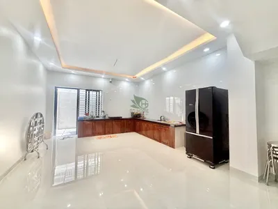 Nhà 4 phòng ngủ được trang bị đầy đủ với thang máy – Phước Long – 22 triệu đồng/tháng