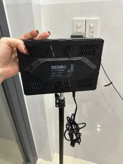 BEDIRO LED 패널 조절식 삼각대 – 새 상품