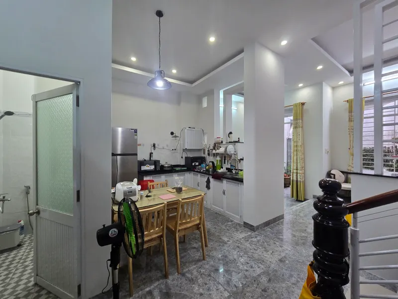 Nhà cho thuê tại hẻm Hoàng Diệu - Nha Trang Phía Nam, cách bãi biển 700m — 5/8