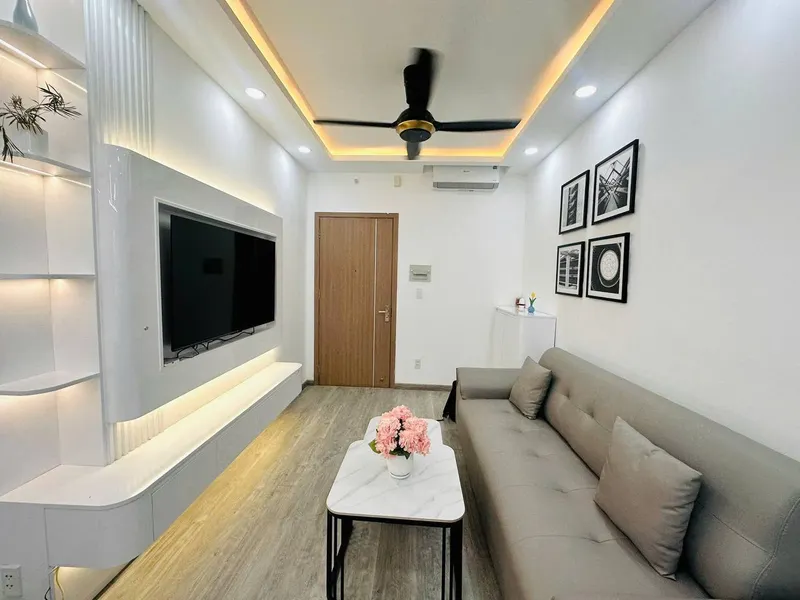 2-Bedroom Apartment in Oceanus – Sea View – Fresh Renovation — 3/8