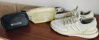 Кроссовки Adidas, поло и головные уборы на продажу