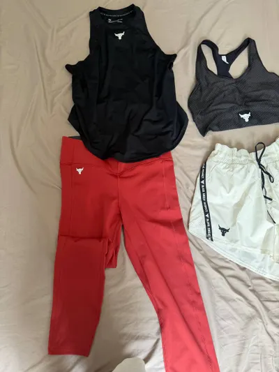Quần áo Under Armour – Nguyên bản với thẻ – 200 VND mỗi cái