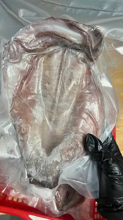 Dried Squid 'Mực Lá' – 1 kg, Sun-Dried, No Additives