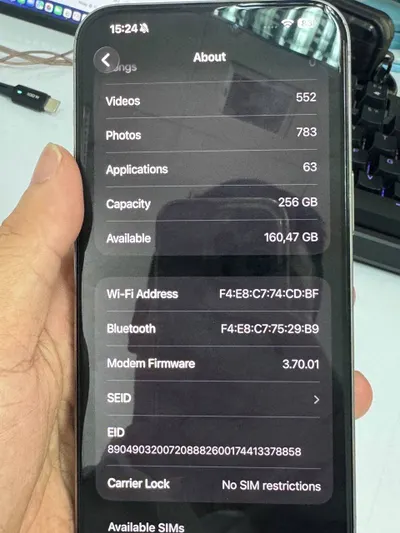 iPhone 15 Pro Max 256 ГБ в титановом цвете – отремонтированная задняя крышка, идеальное рабочее состояние