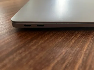 MacBook Air 13' 2020 – 17M VND, Excellent Condition