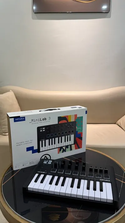 Bàn phím MIDI Arturia Minilab 3 và Tai nghe Beyerdynamic DT 770 PRO – 4,3 triệu VND