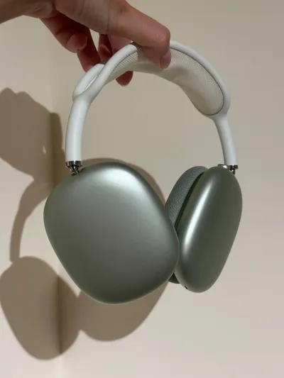 Apple AirPods Max First Generation for Sale – Green, Perfect Condition, Bangkok Apple Store 2023