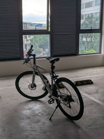 Bán xe đạp đua – Shimano, khóa và giá nước