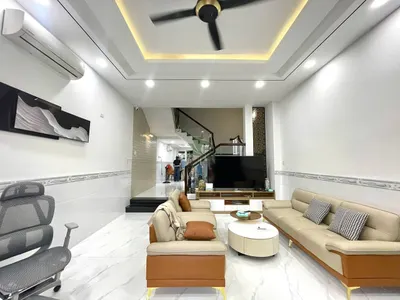 Nhà 3 tầng trên đường chính – Hà Quang 2