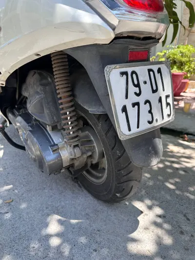 SYM Attila电喷摩托车 – 300万越南盾，需要维修无级变速箱