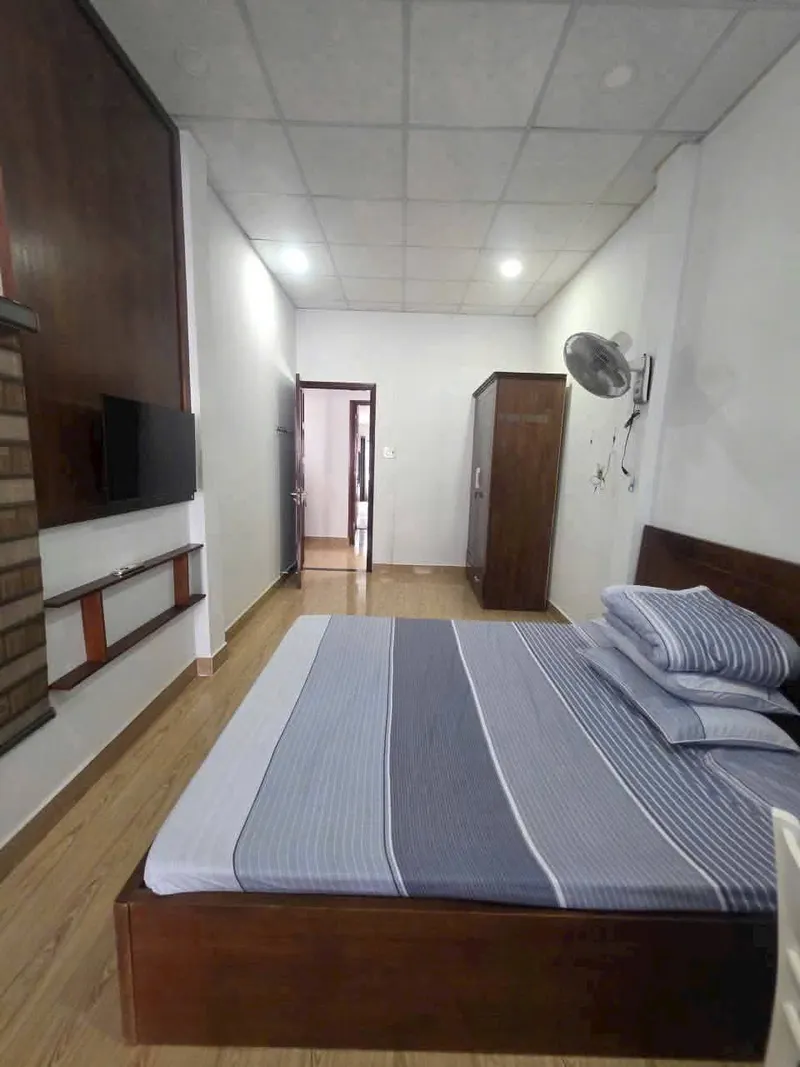 Nhà 3 căn hộ riêng biệt với sân trước ở phía bắc Nha Trang gần bãi biển Hòn Chồng – 19 triệu VND/tháng — 3/6