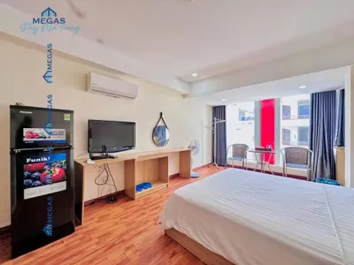 Studio with Balcony – Hung Vuong, City Centre, Furnished