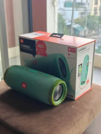 Bộ Sản Phẩm Điện Tử, Giày & Phụ Kiện – Loa JBL, Giày UA, Túi, Kính Mặt Trời, Quần Đùi