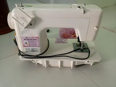 Máy may bán – gần như mới, nửa giá