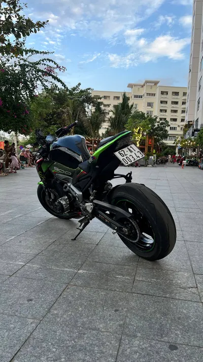 Мотоцикл Kawasaki Z900 2016 – 65 000 км, новая плёнка, выхлоп Yoshimura, резина Pirelli – 125 000 000 VND