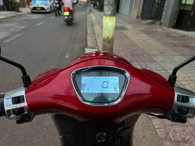 Vespa 2023년식 판매 – 자동변속, LED 라이트, 서류 완비