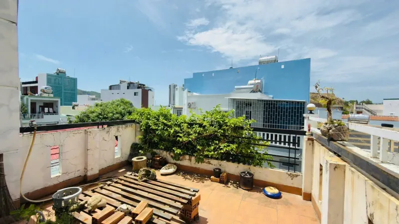 Nhà cho thuê – 2 phòng ngủ – Đầy đủ nội thất – Sân thượng – Vĩnh Hòa – Bắc Nha Trang – 12 triệu VND/tháng — 6/8