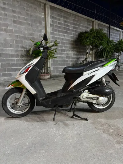 KYMCO Candy 50cc 2012 – 台湾制造踏板车，无需驾驶证