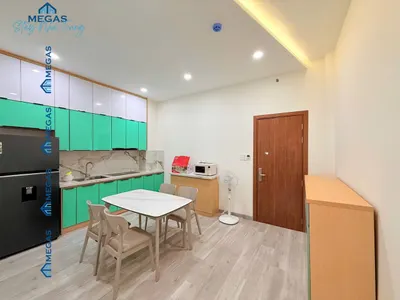 1-Bedroom Fully Furnished Apartment with Large Balcony – Central Nha Trang, 300m from Beach
