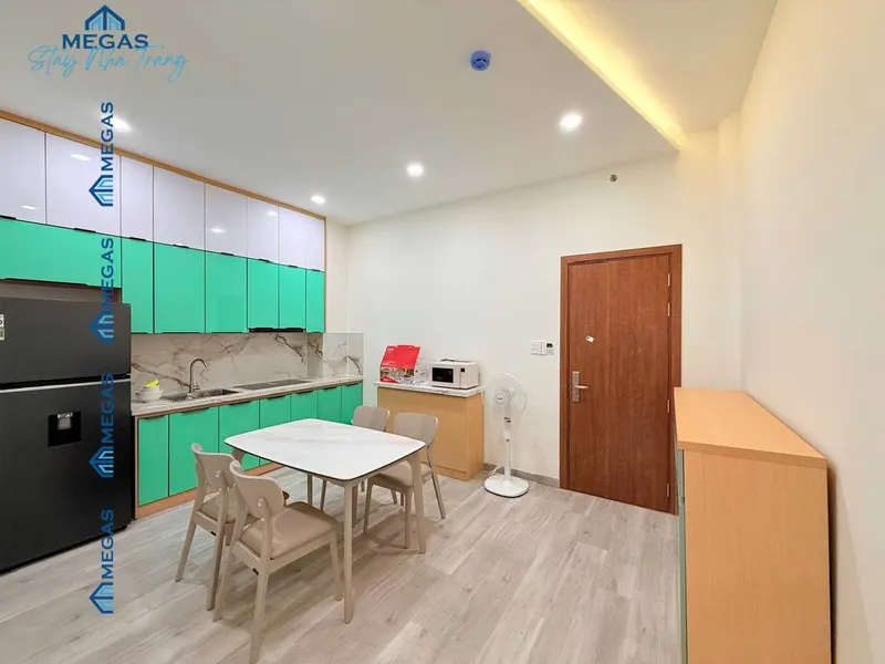1-Bedroom Fully Furnished Apartment with Large Balcony – Central Nha Trang, 300m from Beach