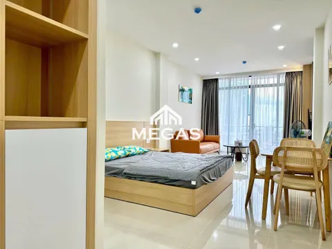 Furnished Studio with Sea-View Balcony – City Centre, Ngo Quyen