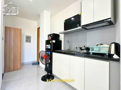 스튜디오 아파트 임대 – 냐짱 북부 – Tran Phu – 해변까지 도보 5분 – 35 m² – 가구 완비 – 월 1,100만 VND