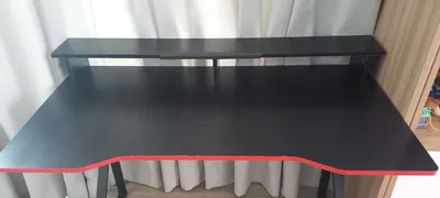 Bàn làm việc tiện lợi 60×120cm với kệ laptop – 300 nghìn đồng