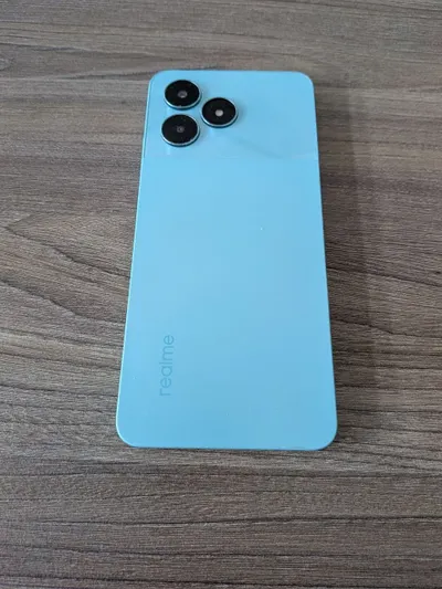 Телефоны Realme C51 и Google Pixel – б/у и в отличном состоянии