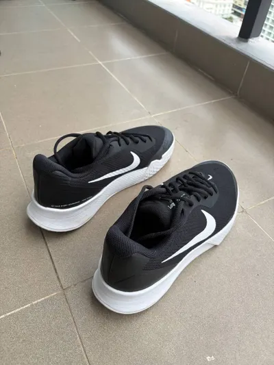 耐克网球鞋 Vapor – 欧码 42.5，几乎全新 – 110 万越南盾