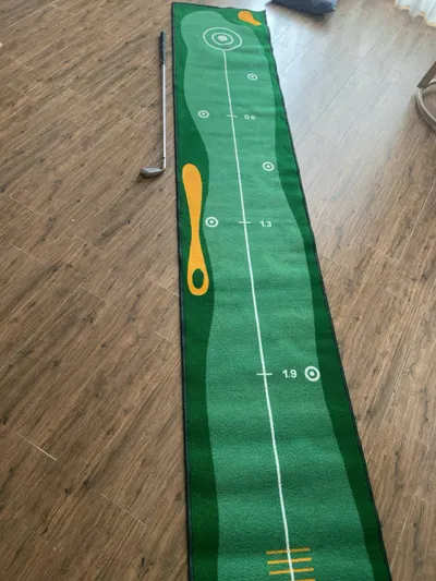 Mini Golf Mat + Club – Compact Home Practice Set