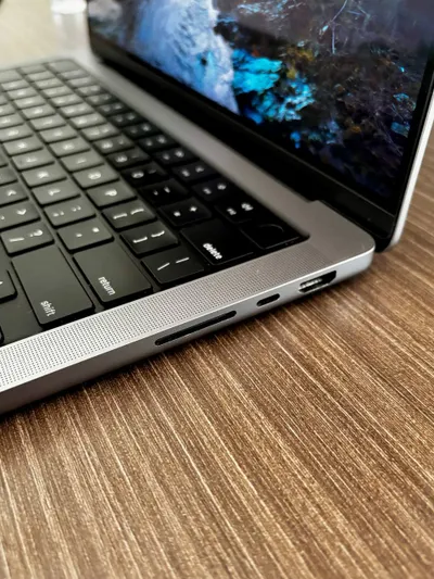 MacBook Pro M1 (2021) – 16GB RAM, 500GB SSD, Màn hình 14″ – Tình trạng tuyệt vời – 23 triệu VND
