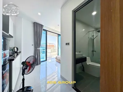 스튜디오 아파트 임대 – 냐짱 북부 – Tran Phu – 해변까지 도보 5분 – 35 m² – 가구 완비 – 월 1,100만 VND