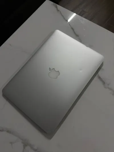 MacBook Air 13" (2017) – 550만 VND