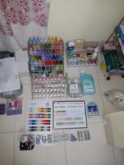 Manicure Materials, Tools & Home Décor – Extraction Hood, UV Lamp, Organizers