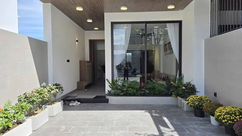 Cho thuê ngôi nhà mới ở khu vực Mỹ Gia – 3 phòng ngủ, 270 m² – 35 triệu đồng/tháng