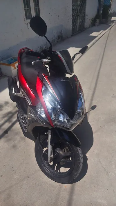 Honda Airblade 2012 – Well-Maintained Scooter – Blue Card – Helmet Included – 9M VND