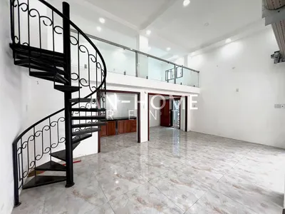 냐짱 북쪽 상업용 공간 임대 – 70m² – 월 1,500만 동