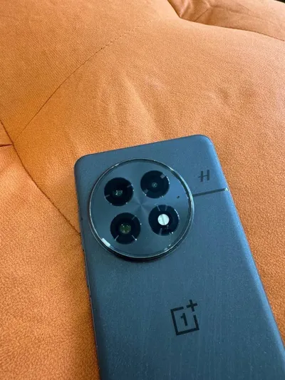 OnePlus 13 512GB – китайская прошивка, отличное состояние