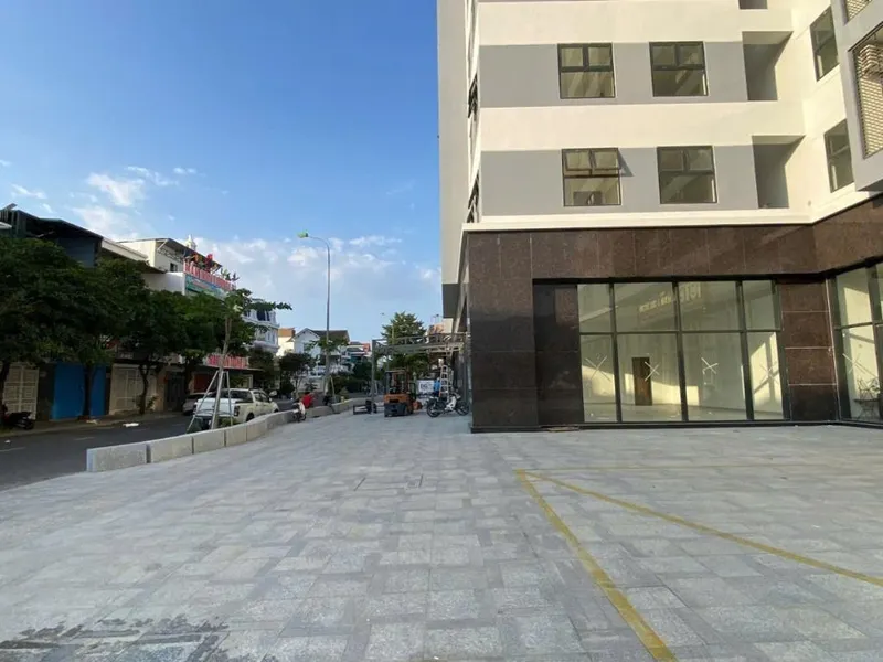 푹롱의 상업 공간 105m² 임차 – 월 2,800만 VND