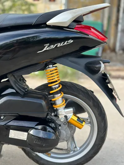 雅马哈詹姆斯 125cc (2023) 踏板车出售 – 黑色，22000 公里，蓝卡