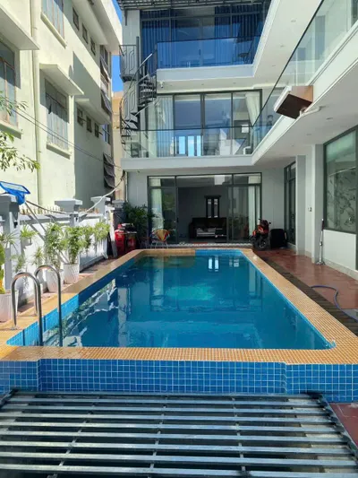 Villa cho thuê ở phía bắc Nha Trang – 8 phòng ngủ, 5 phút đến biển