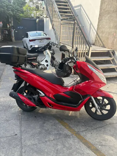 Honda PCX 150 Байк 2018 года выпуска, 3 поколение, бесключевой доступ, недавно обслужен