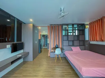 Studio Apartment at Vu Lang Street – 7.5M VND/Month, Balcony, Fully Furnished