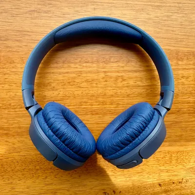 Беспроводные наушники JBL Tune 560BT – 600–650 тысяч VND