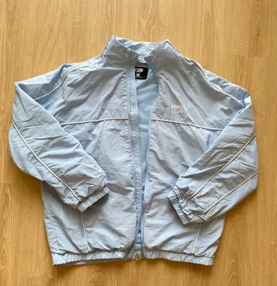 服装批量出售 – 10件商品（运动衫、衬衫、裙子、短裤、连衣裙）– 总计67万越南盾