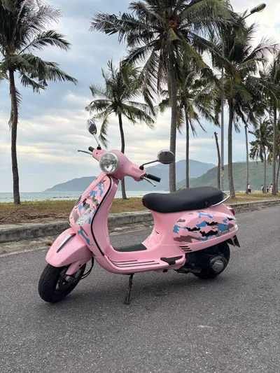 出售 Vespa Piaggio 125 踏板车 – 2011 年 – 53,747 公里 – 粉红色 – 完美状态 – 1500 万越南盾